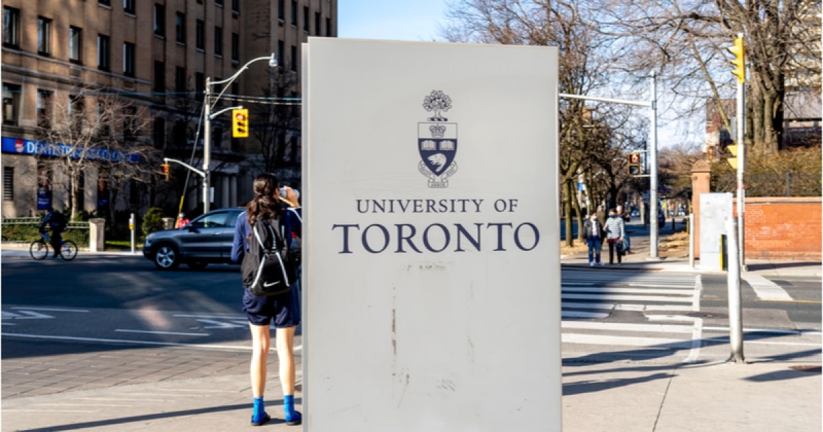 Read more about the article 토론토 대학교, 전 세계 25위권 대학 중 유일한 캐나다 대학으로 뽑혀